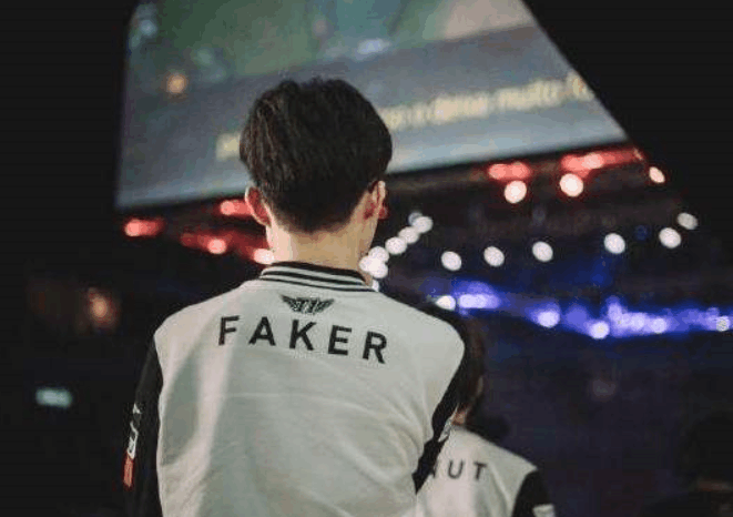 PSG.LGD专访：如何看待DOTA2国内青黄不接的现状