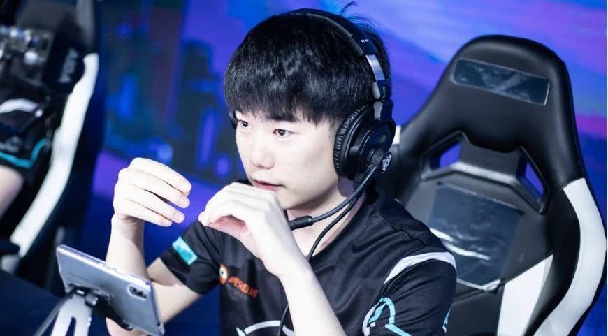 今晚19：00LPL“友谊赛”OMG vs RNG首发阵容