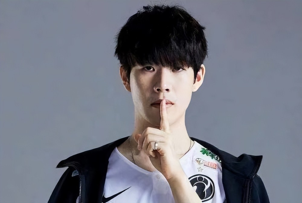 IEM 科隆 2024：吉米托神各C一把 Mouz 2-0击败G2