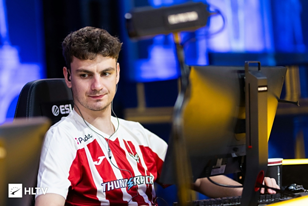 资讯绝地求生一键三连关注解锁更多新模式