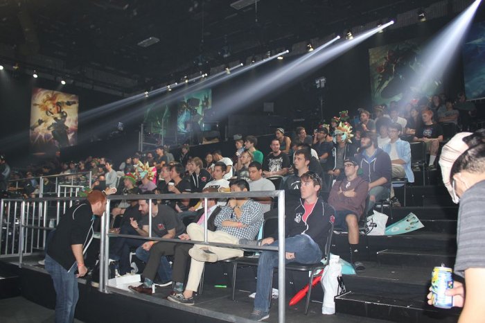 Doinb ： Xiao Tian 解说比赛？别传播谣言！我看到了 Zoom 发给我的聊天记录。